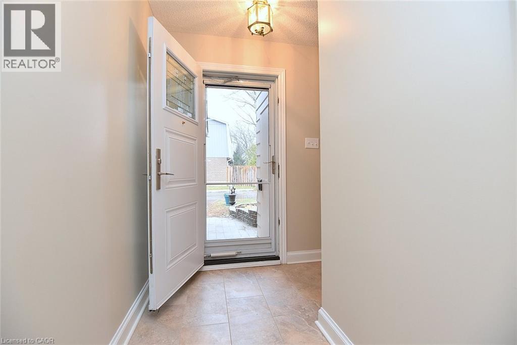 457 Woodview Road Unit# 7, Burlington, Ontario L7N 2Z9 - Photo 3 - 40810460