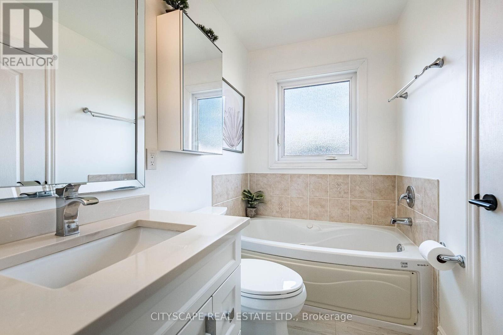 6681 Jazzy Mews, Mississauga, Ontario  L5W 1S2 - Photo 26 - W13166172