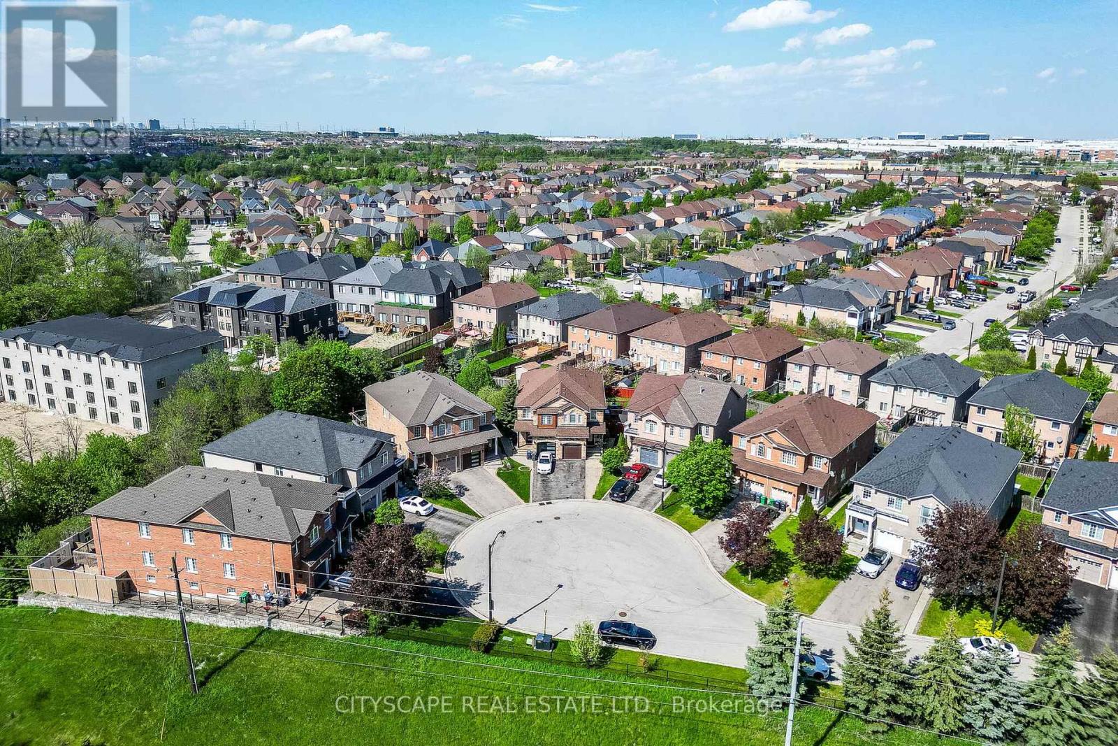 6681 Jazzy Mews, Mississauga, Ontario  L5W 1S2 - Photo 3 - W13166172