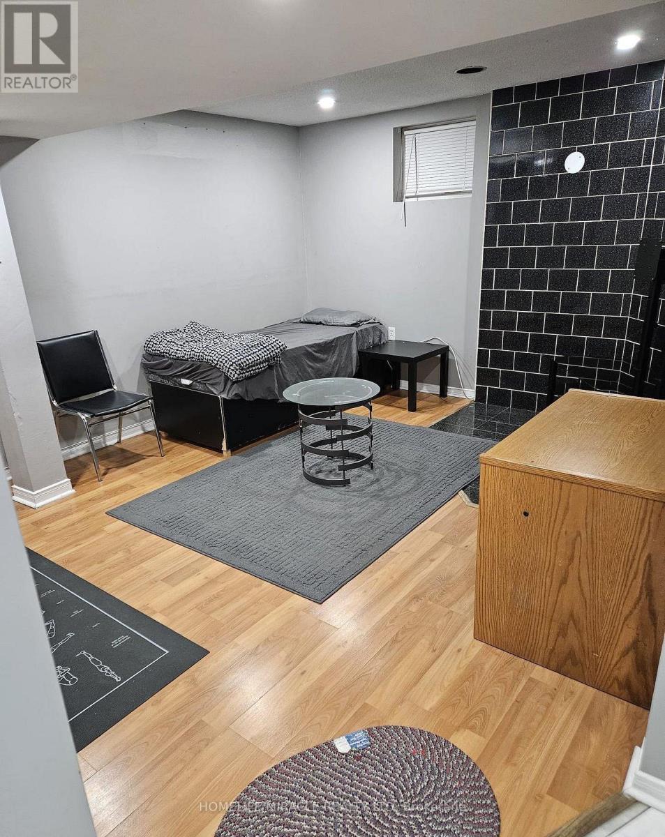 2 - 14 Tina Court, Brampton, Ontario  L6Y 4M6 - Photo 3 - W13166196