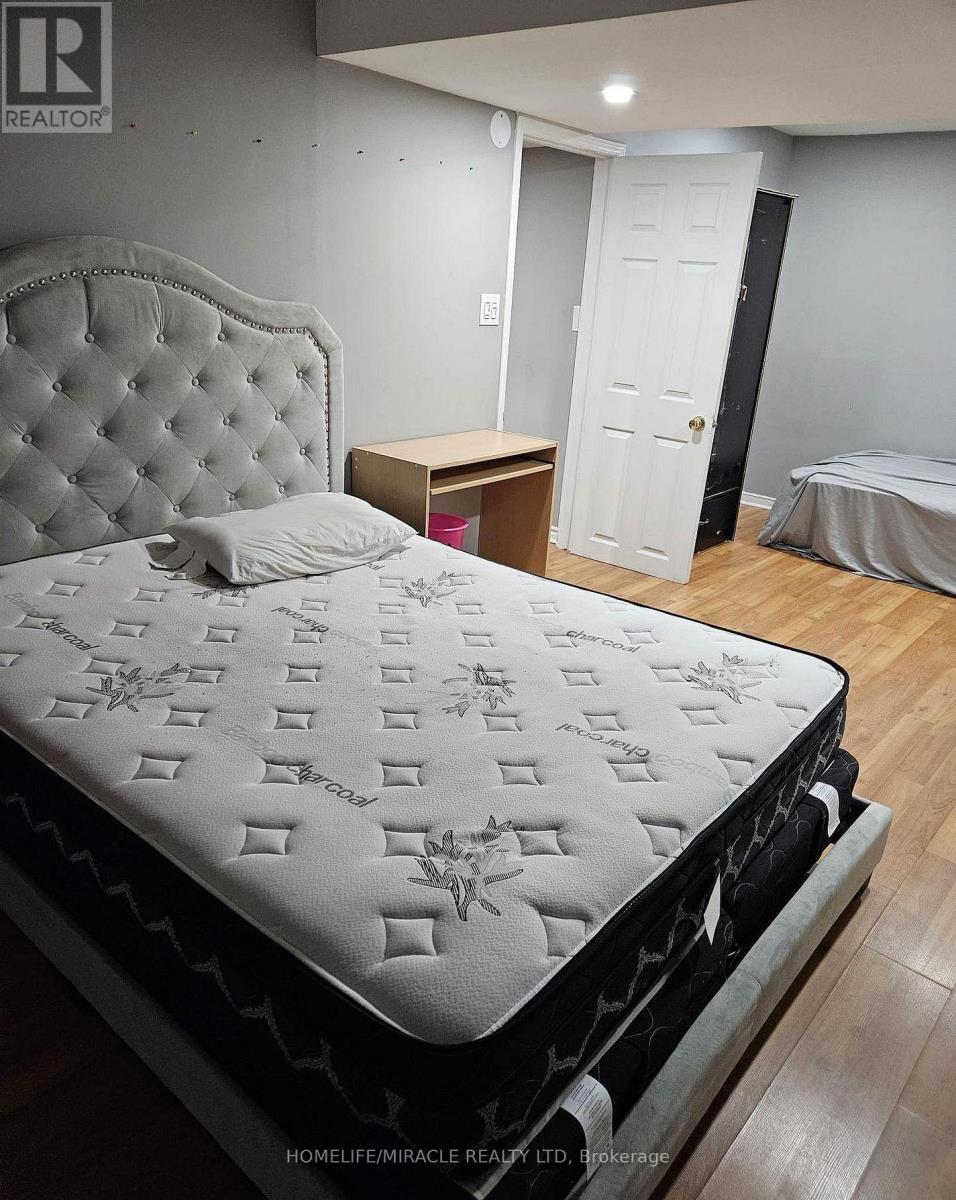 2 - 14 Tina Court, Brampton, Ontario  L6Y 4M6 - Photo 4 - W13166196