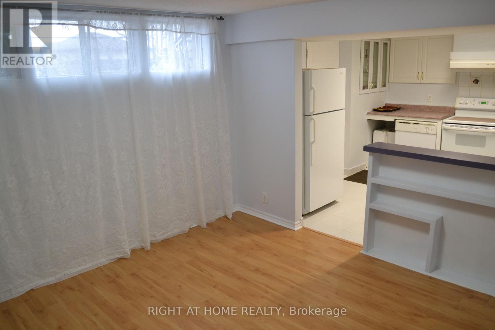 Basement - 505 Mohawk Road W, Hamilton, Ontario  L9C 1X3 - Photo 3 - X13166158