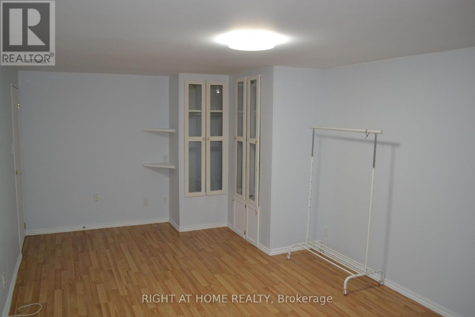 Basement - 505 Mohawk Road W, Hamilton, Ontario  L9C 1X3 - Photo 5 - X13166158