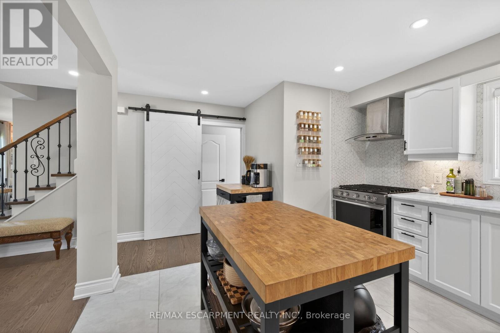 1 Sandringham Avenue, Hamilton, Ontario  L9C 2H3 - Photo 16 - X13166168