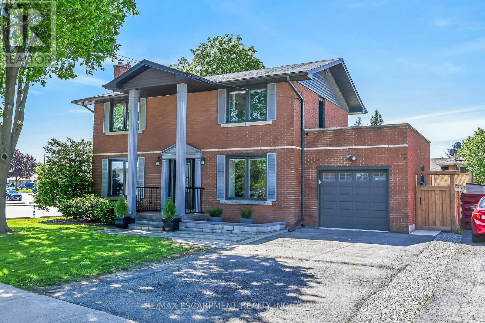 1 Sandringham Avenue, Hamilton, Ontario  L9C 2H3 - Photo 2 - X13166168
