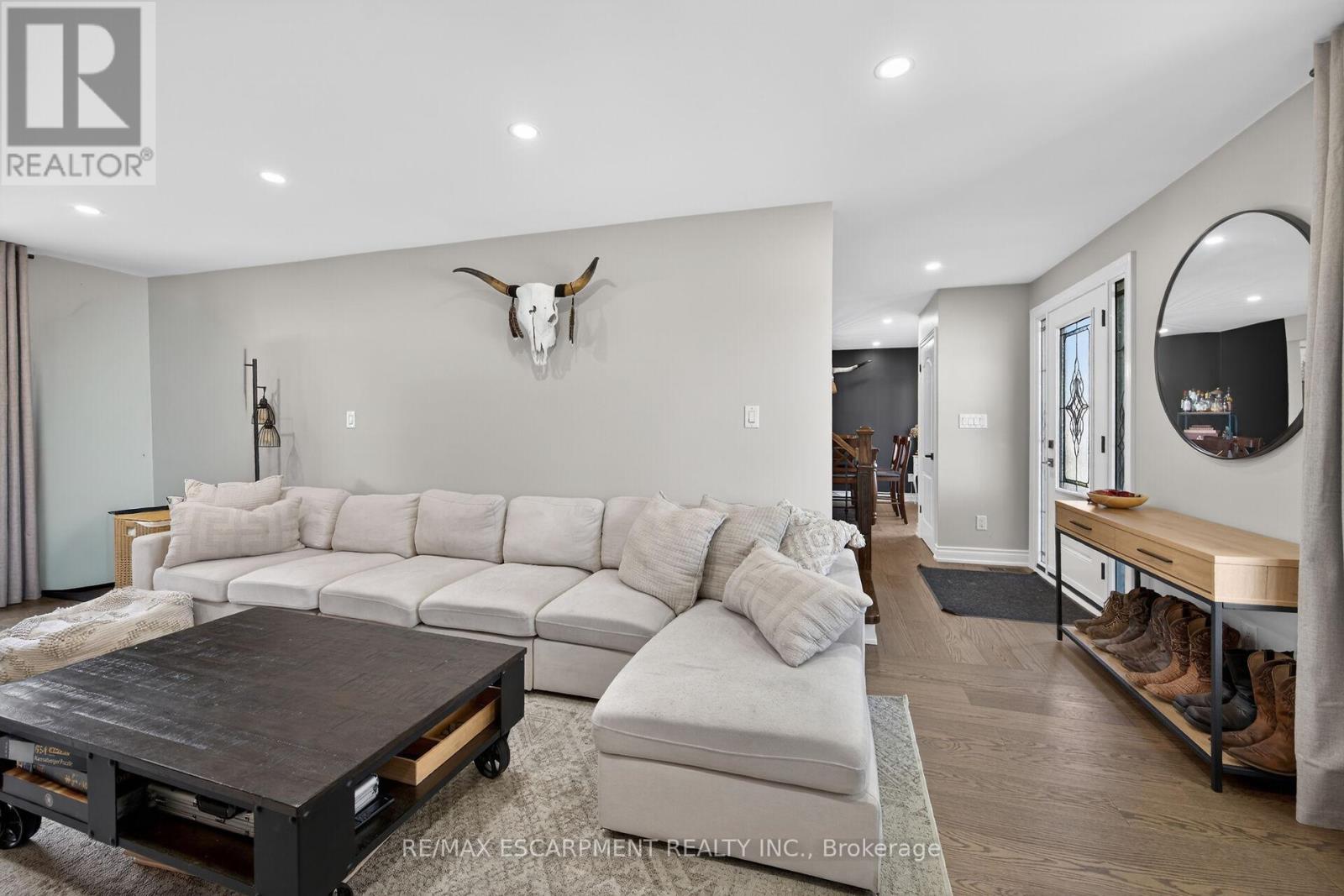 1 Sandringham Avenue, Hamilton, Ontario  L9C 2H3 - Photo 7 - X13166168