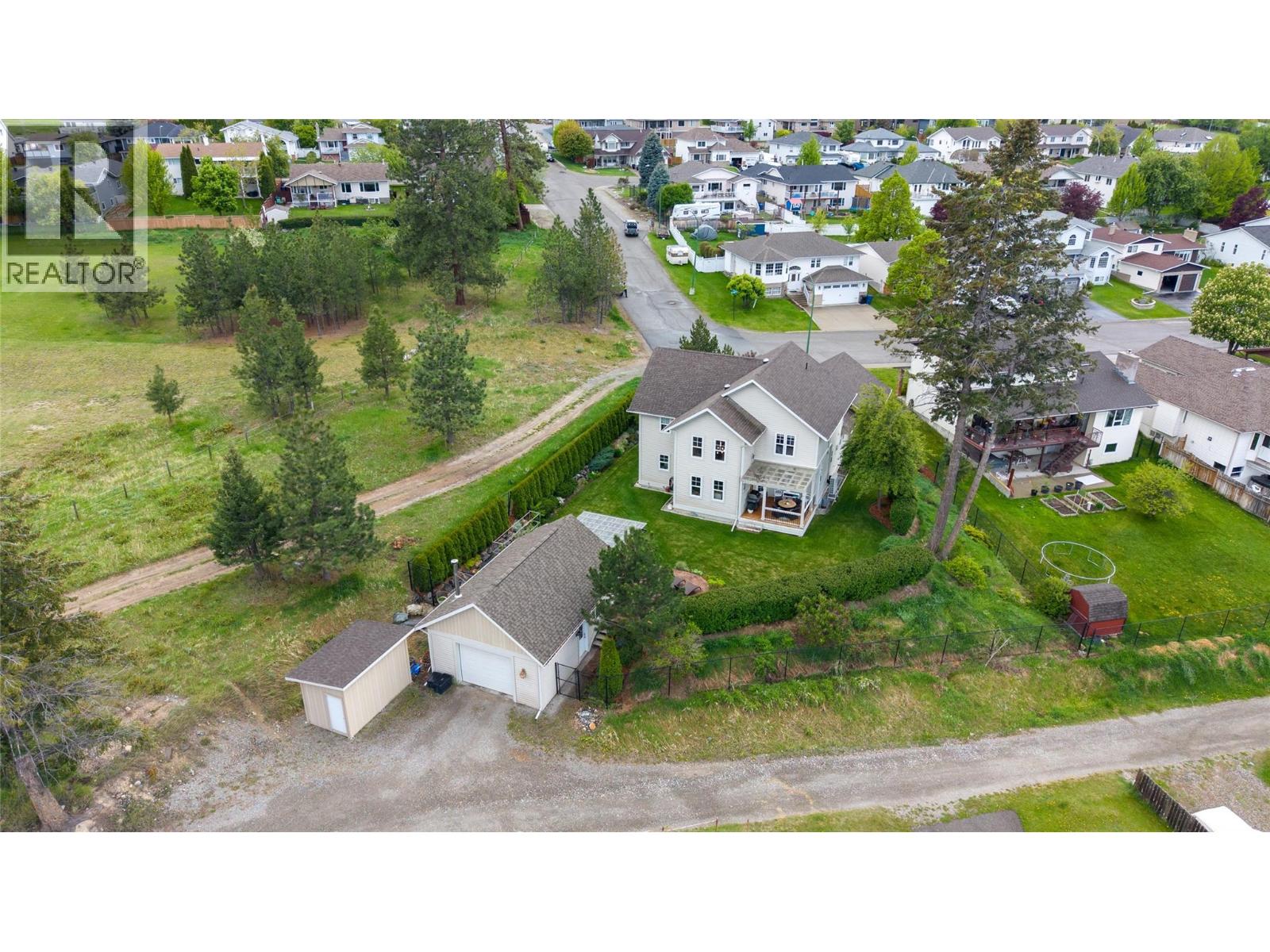 1004 15th Street S, Cranbrook, British Columbia V1C 5V2 - Photo 2 - 10388439