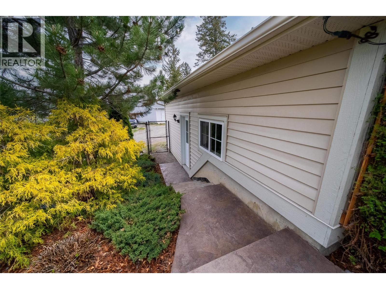 1004 15th Street S, Cranbrook, British Columbia V1C 5V2 - Photo 78 - 10388439