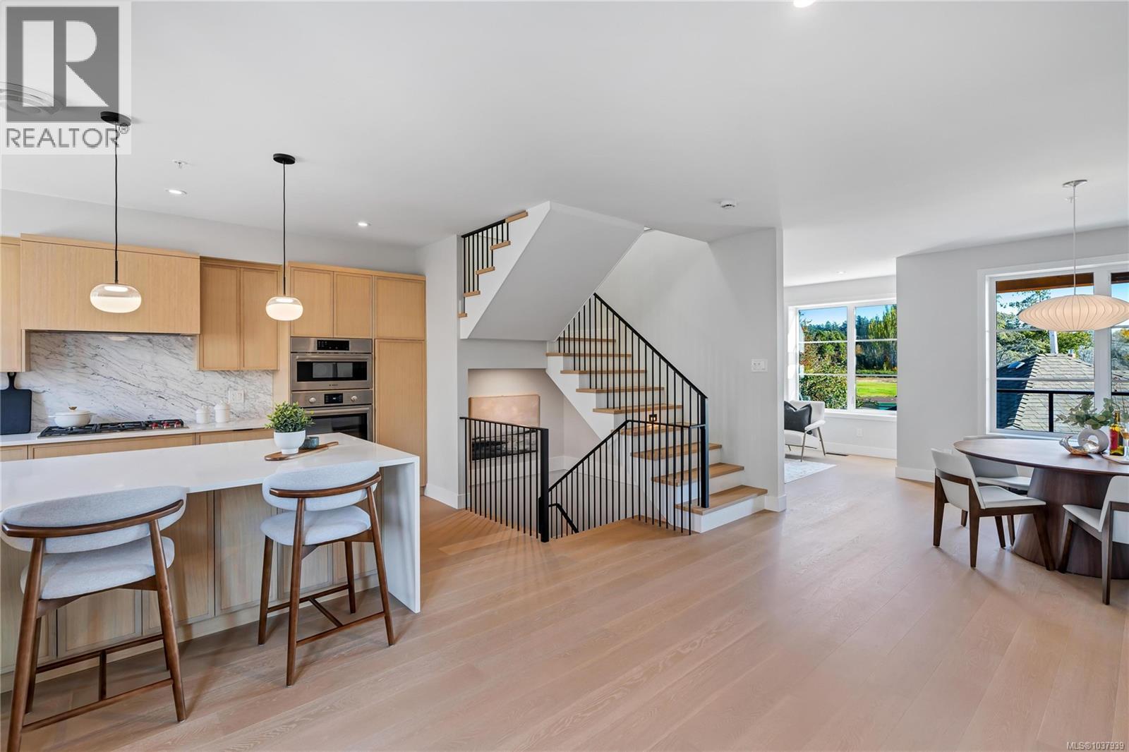 13 2590 Penrhyn St, Saanich, British Columbia  V8N 1G3 - Photo 7 - 1037939