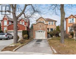33 PANTAGES COURT, Brampton, Ontario