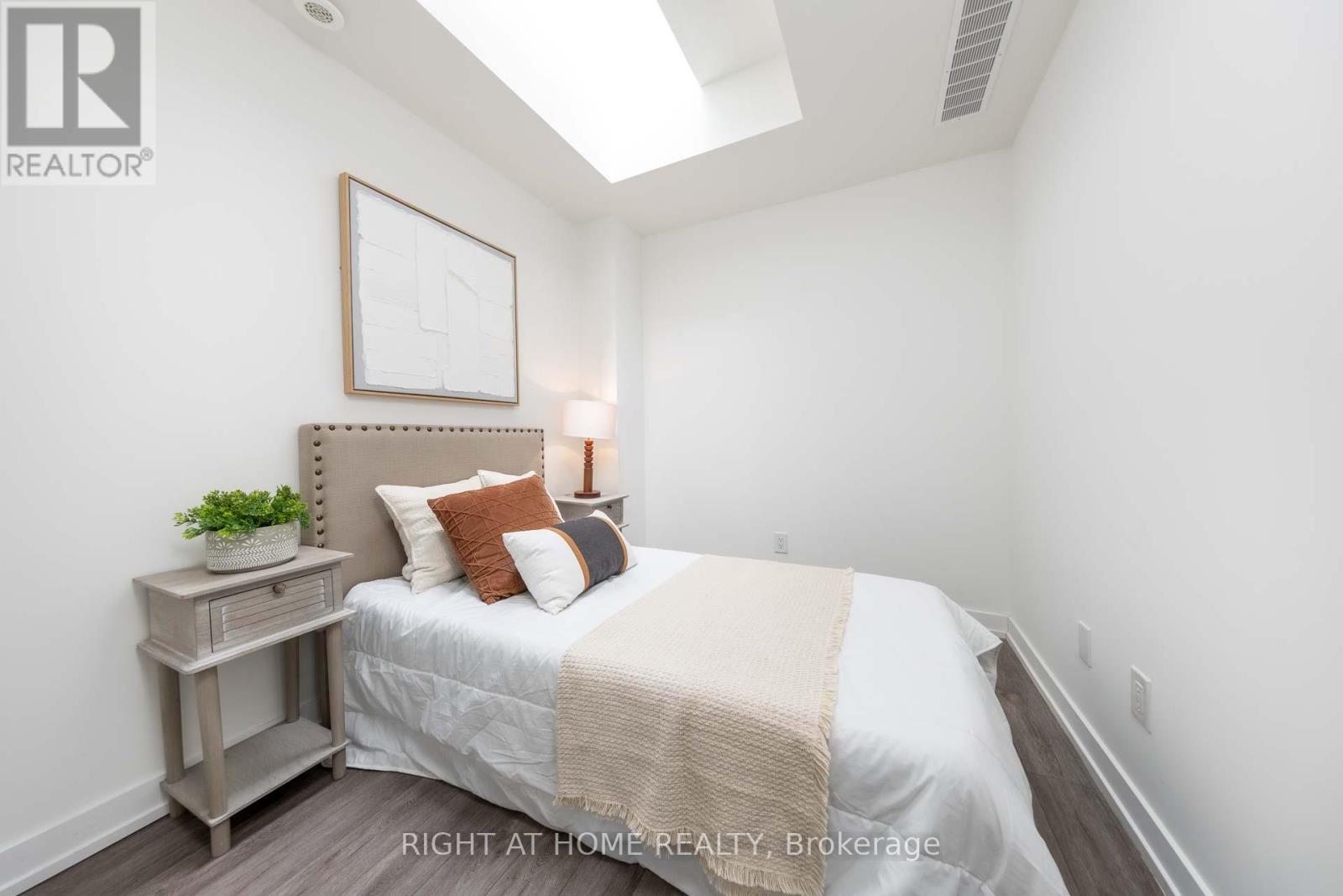 33 - 871 Sheppard Avenue W, Toronto, Ontario  M3H 0E8 - Photo 20 - C13157538