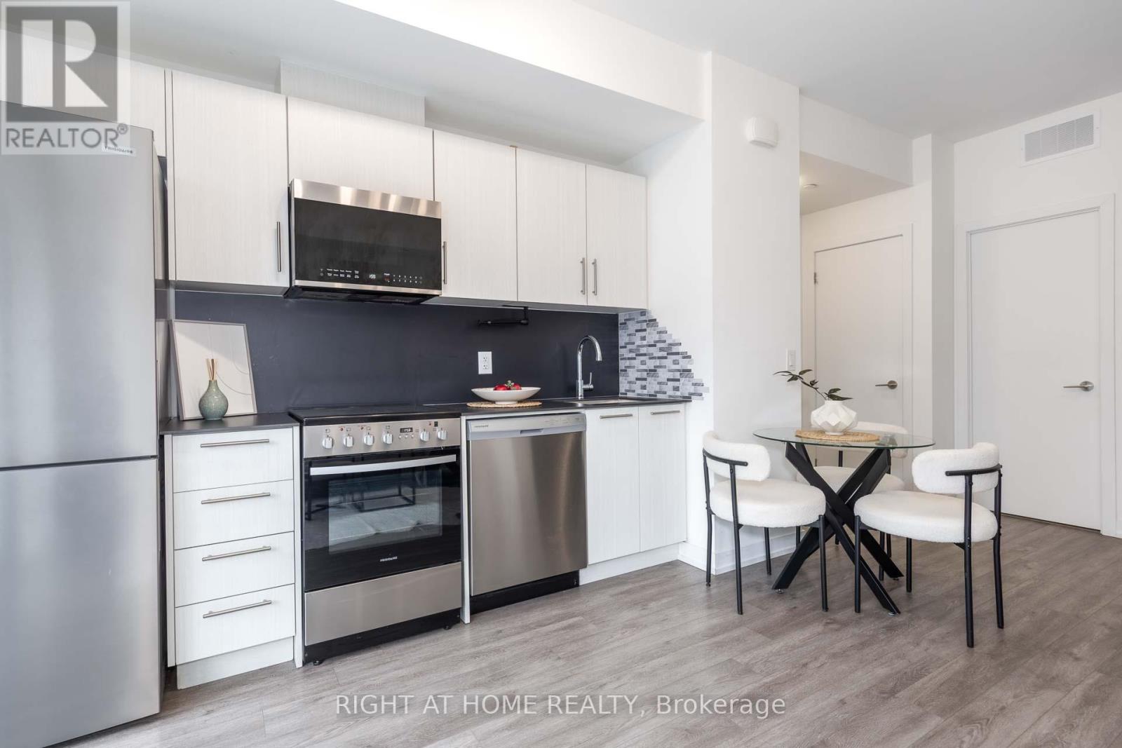 33 - 871 Sheppard Avenue W, Toronto, Ontario  M3H 0E8 - Photo 8 - C13157538