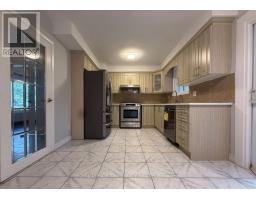 2 AXSMITH CRESCENT, Toronto, Ontario