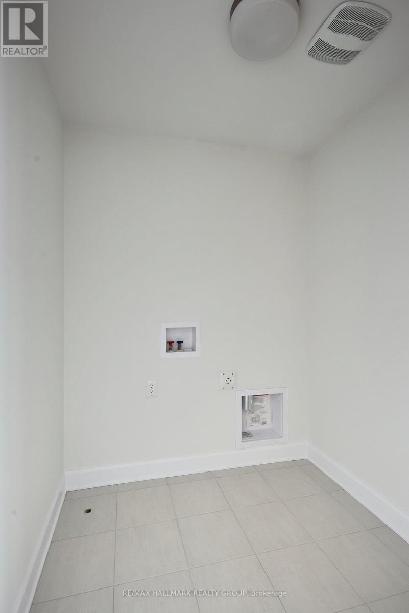 578 Roundhouse Crescent, Ottawa, Ontario K2S 1K4 - Photo 13 - X13166260
