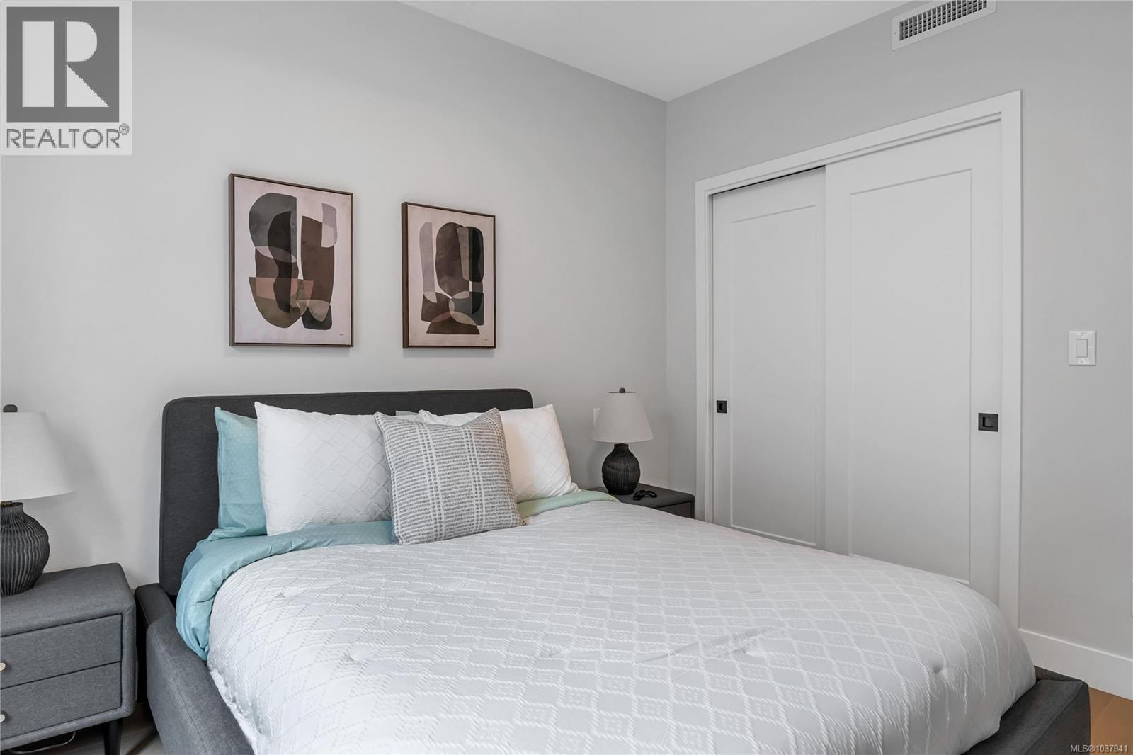 2 2590 Penrhyn St, Saanich, British Columbia  V8N 1G3 - Photo 45 - 1037941