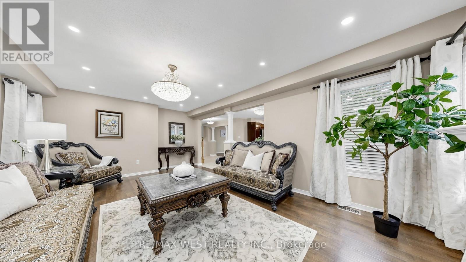 303 King Street E, East Gwillimbury, Ontario L0G 1M0 - Photo 12 - N13164936