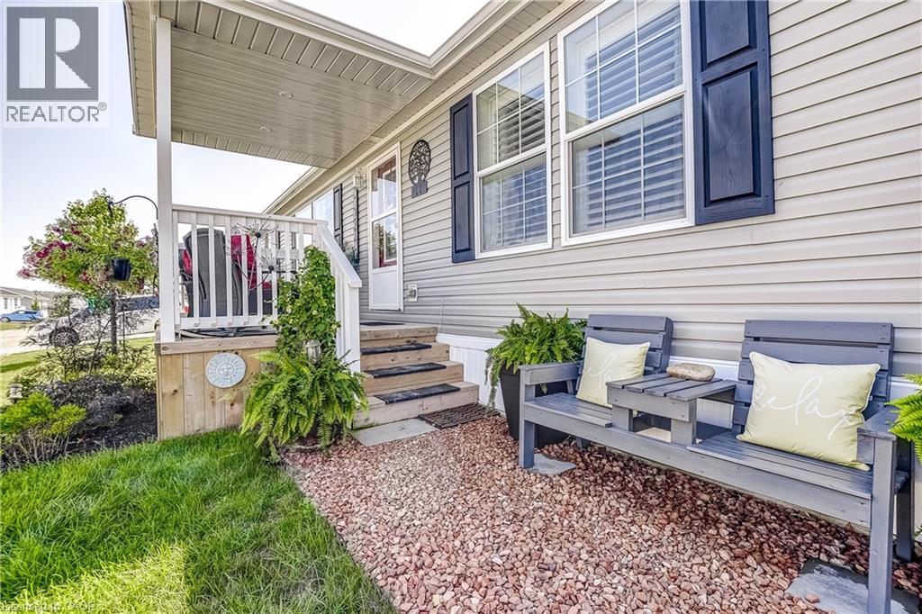 17 Silver Aspen Drive, Selkirk, Ontario  N0A 1L0 - Photo 3 - 40806731