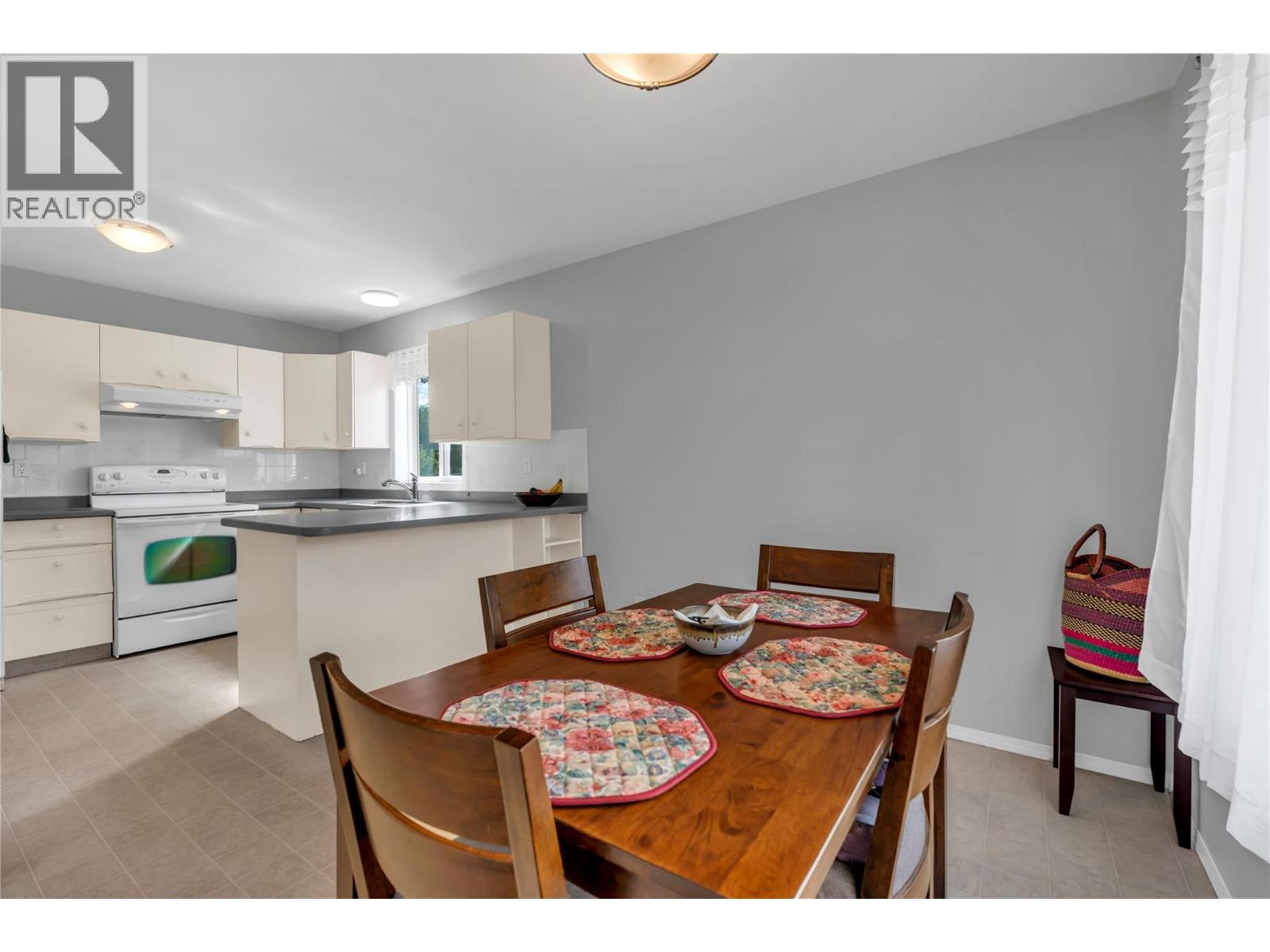145 Redwing Place Unit# 8, Oliver, British Columbia  V0H 1T4 - Photo 4 - 10388137