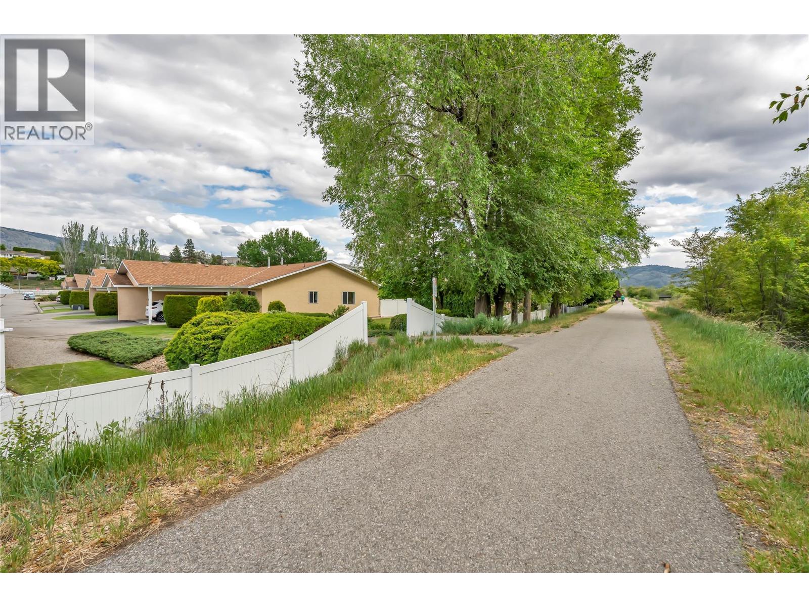 145 Redwing Place Unit# 8, Oliver, British Columbia  V0H 1T4 - Photo 38 - 10388137