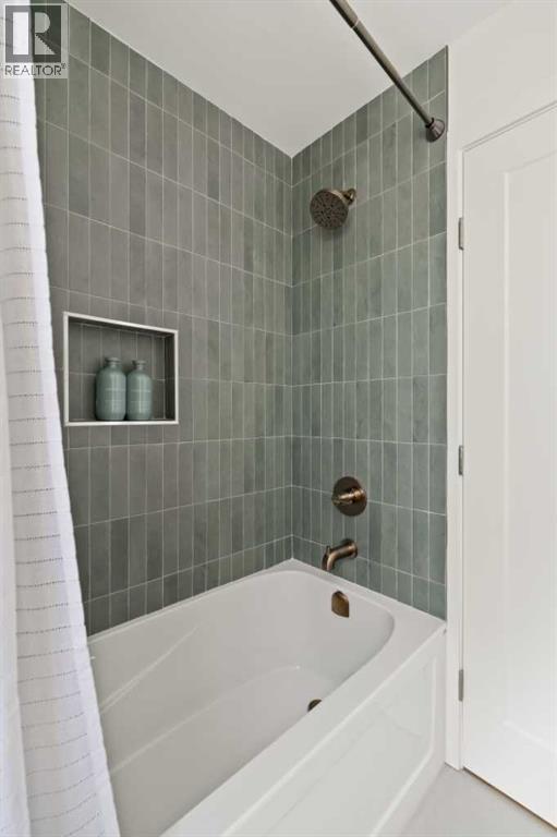 11 Coach Manor Rise Sw, Calgary, Alberta  T3H 1C5 - Photo 18 - A2304872
