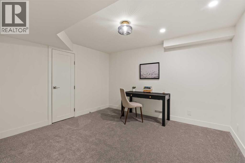 11 Coach Manor Rise Sw, Calgary, Alberta  T3H 1C5 - Photo 30 - A2304872