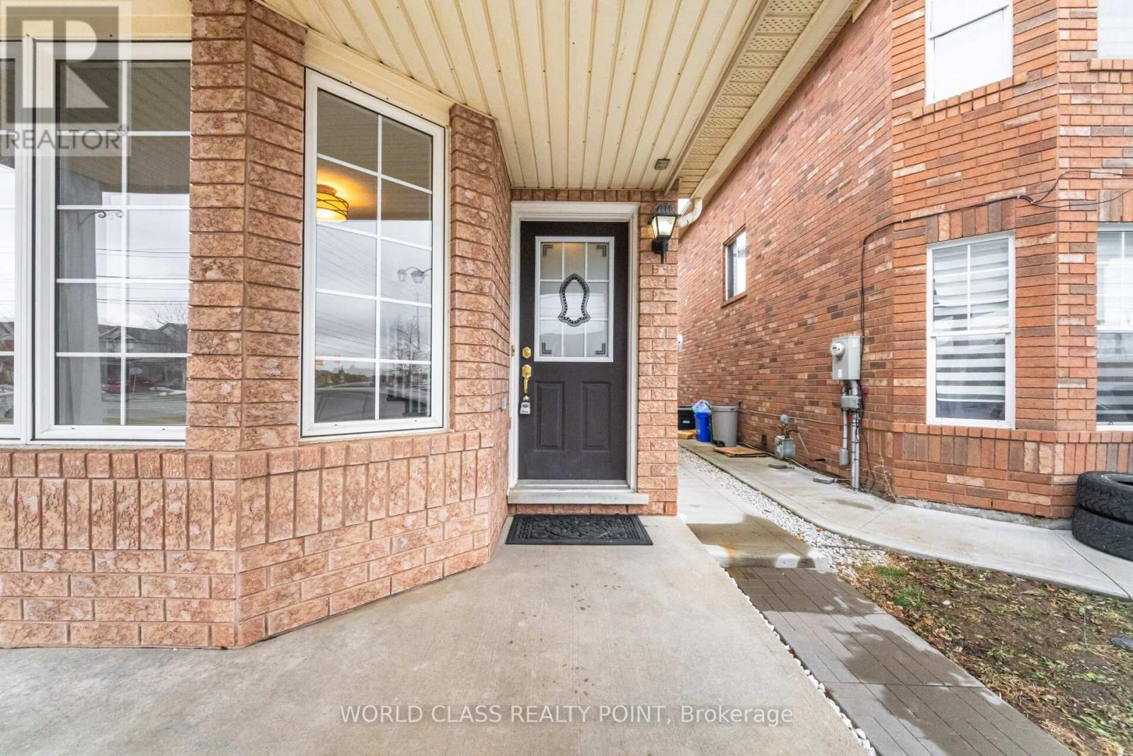 727 Thompson Road S, Milton, Ontario  L9T 5W8 - Photo 2 - W13166250