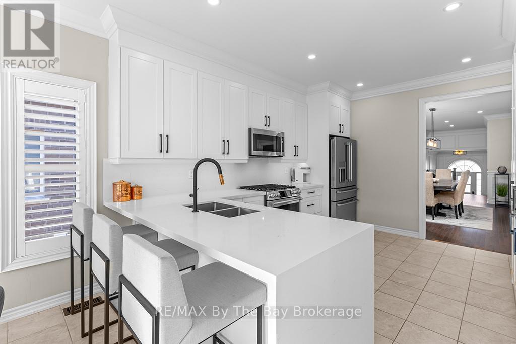 6 Academy Avenue, Wasaga Beach, Ontario  L9Z 0G9 - Photo 10 - S13127424