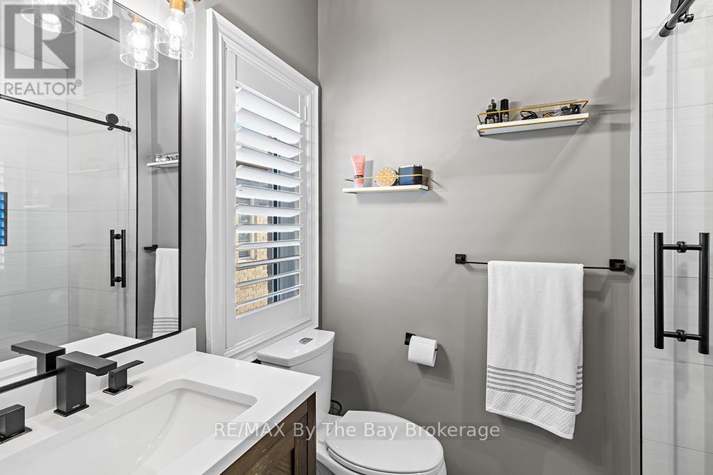 6 Academy Avenue, Wasaga Beach, Ontario  L9Z 0G9 - Photo 17 - S13127424