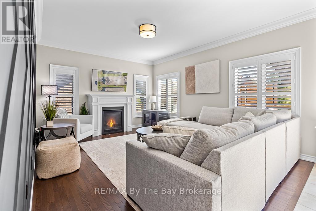 6 Academy Avenue, Wasaga Beach, Ontario  L9Z 0G9 - Photo 15 - S13127424