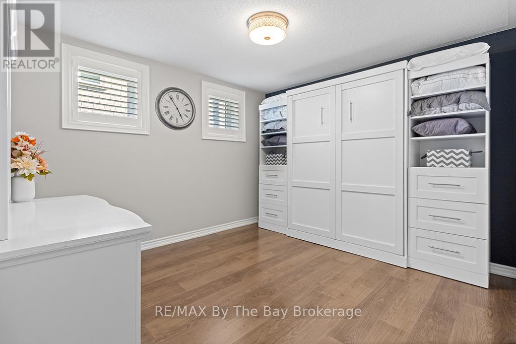 6 Academy Avenue, Wasaga Beach, Ontario  L9Z 0G9 - Photo 23 - S13127424