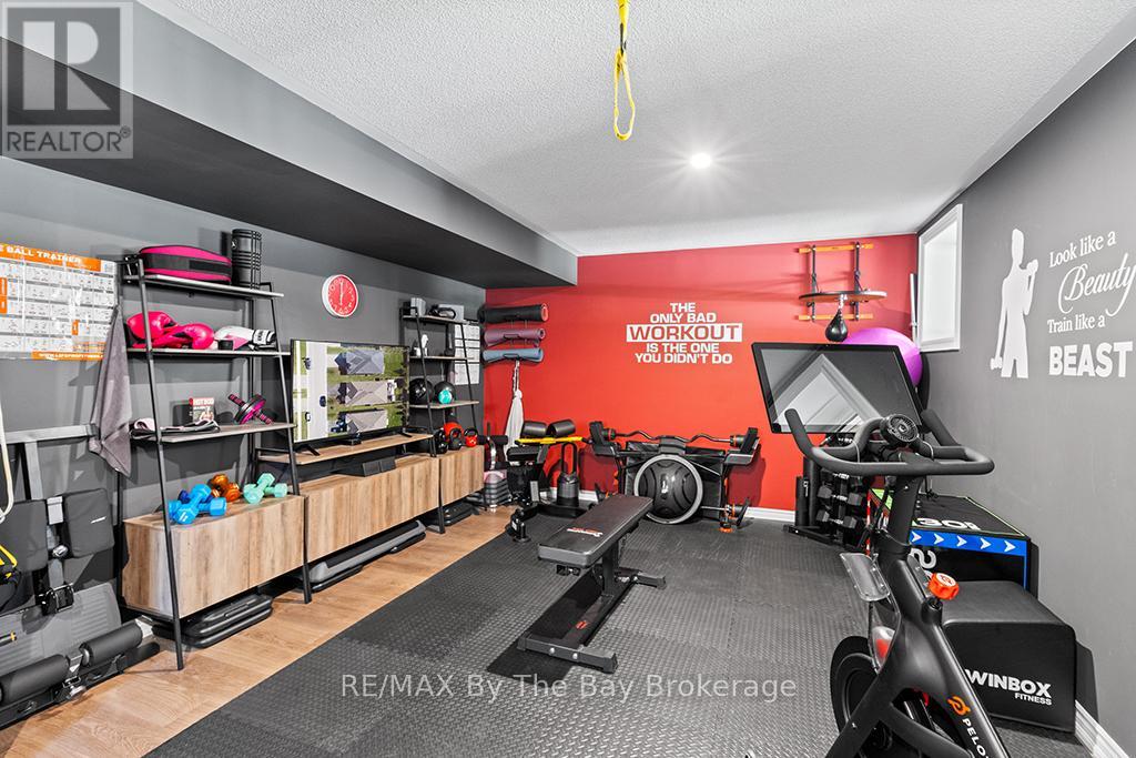 6 Academy Avenue, Wasaga Beach, Ontario  L9Z 0G9 - Photo 26 - S13127424
