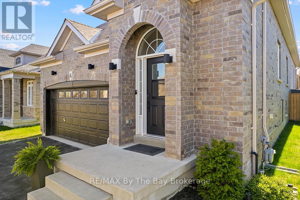6 Academy Avenue, Wasaga Beach, Ontario  L9Z 0G9 - Photo 3 - S13127424