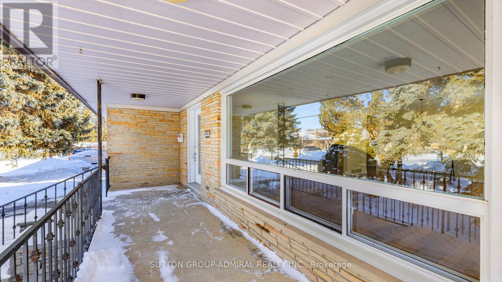 129 Crestwood Road, Vaughan, Ontario L4J 1A7 - Photo 3 - N13052666
