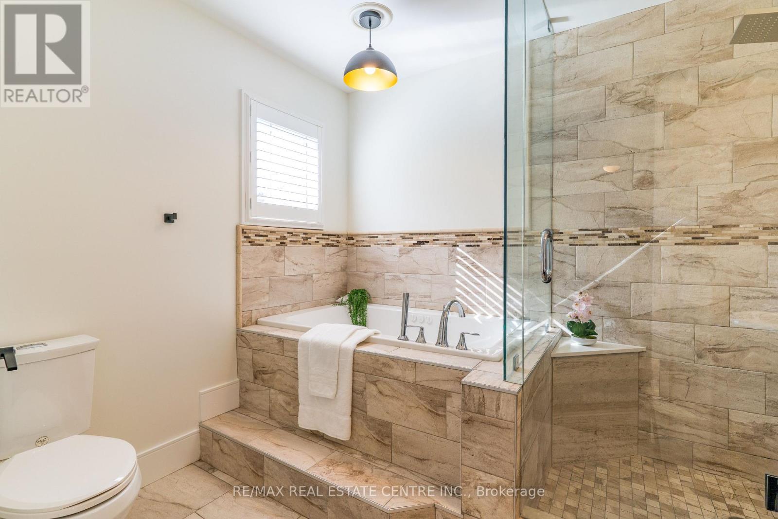 2 Orvieto Court, Hamilton, Ontario  L8E 5W1 - Photo 16 - X13166248