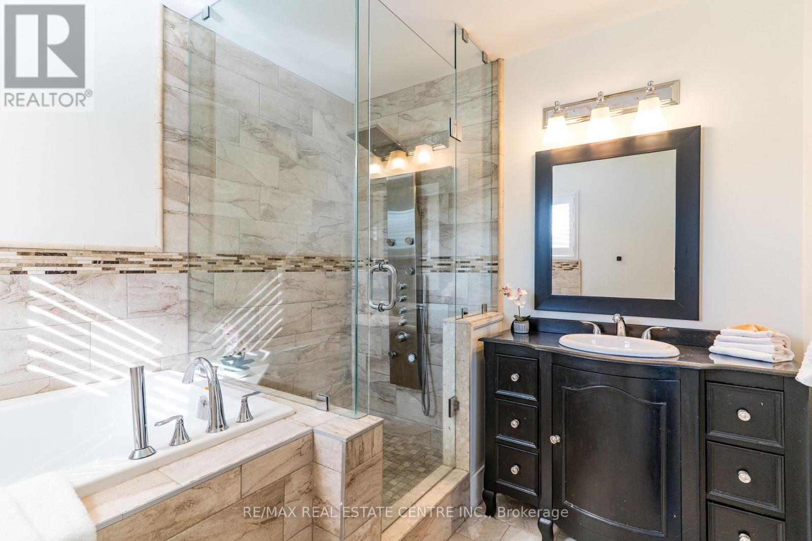 2 Orvieto Court, Hamilton, Ontario  L8E 5W1 - Photo 17 - X13166248