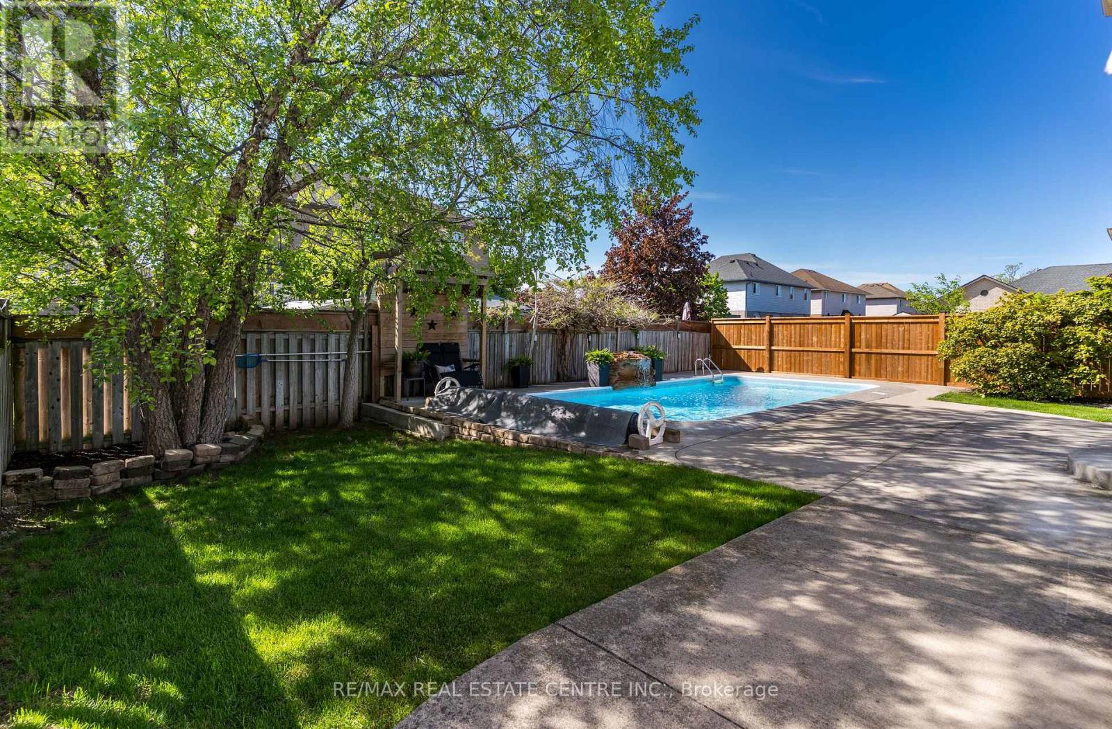 2 Orvieto Court, Hamilton, Ontario  L8E 5W1 - Photo 39 - X13166248