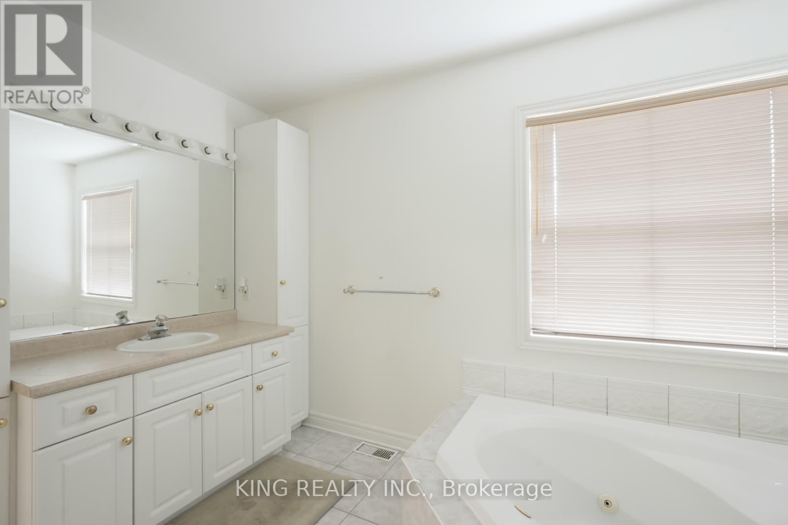 120 Redwood Court, Welland, Ontario  L3C 7C4 - Photo 9 - X13117912