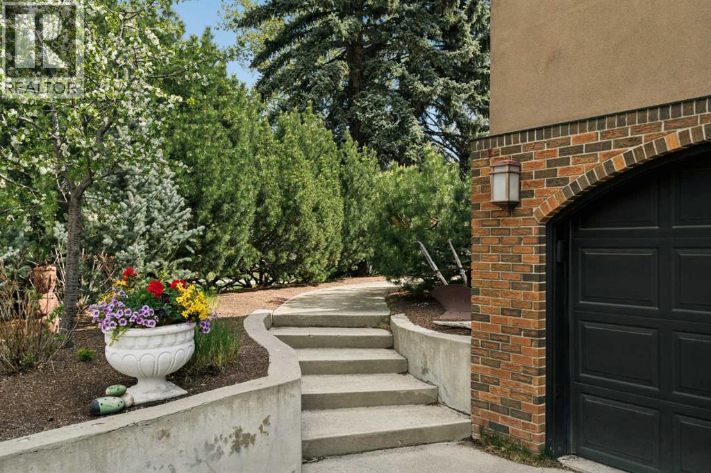 1109 Council Way SW, Calgary, Alberta  T2T 1X5 - Photo 3 - A2313354