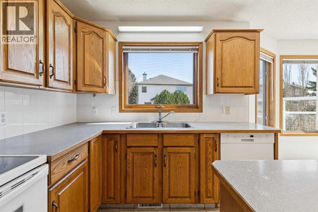 135 Sceptre Close NW, Calgary, Alberta  T3L 1Y2 - Photo 24 - A2288565
