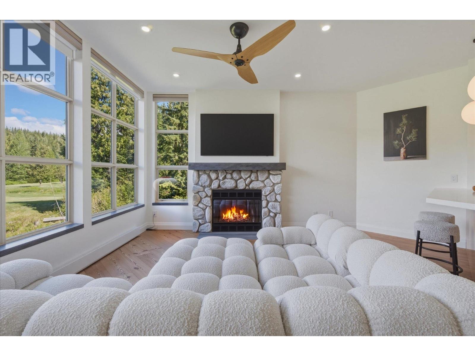 5 4644 Blackcomb Way, Whistler, British Columbia  V8E 0H2 - Photo 6 - R3124796