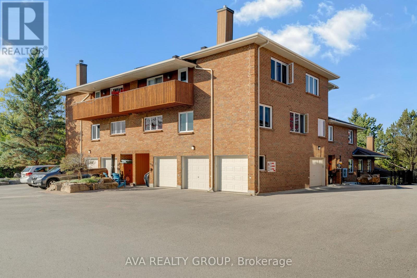 7 - 106 STRATAS COURT N, Ottawa, Ontario