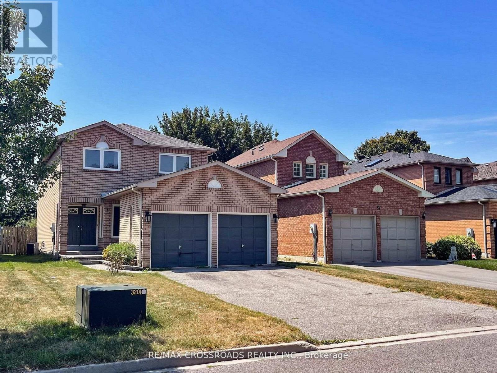 35 FOREST GROVE DRIVE, Whitby, Ontario