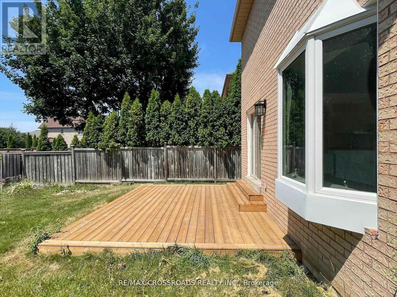 35 Forest Grove Drive, Whitby, Ontario  L1R 2A6 - Photo 7 - E13166354