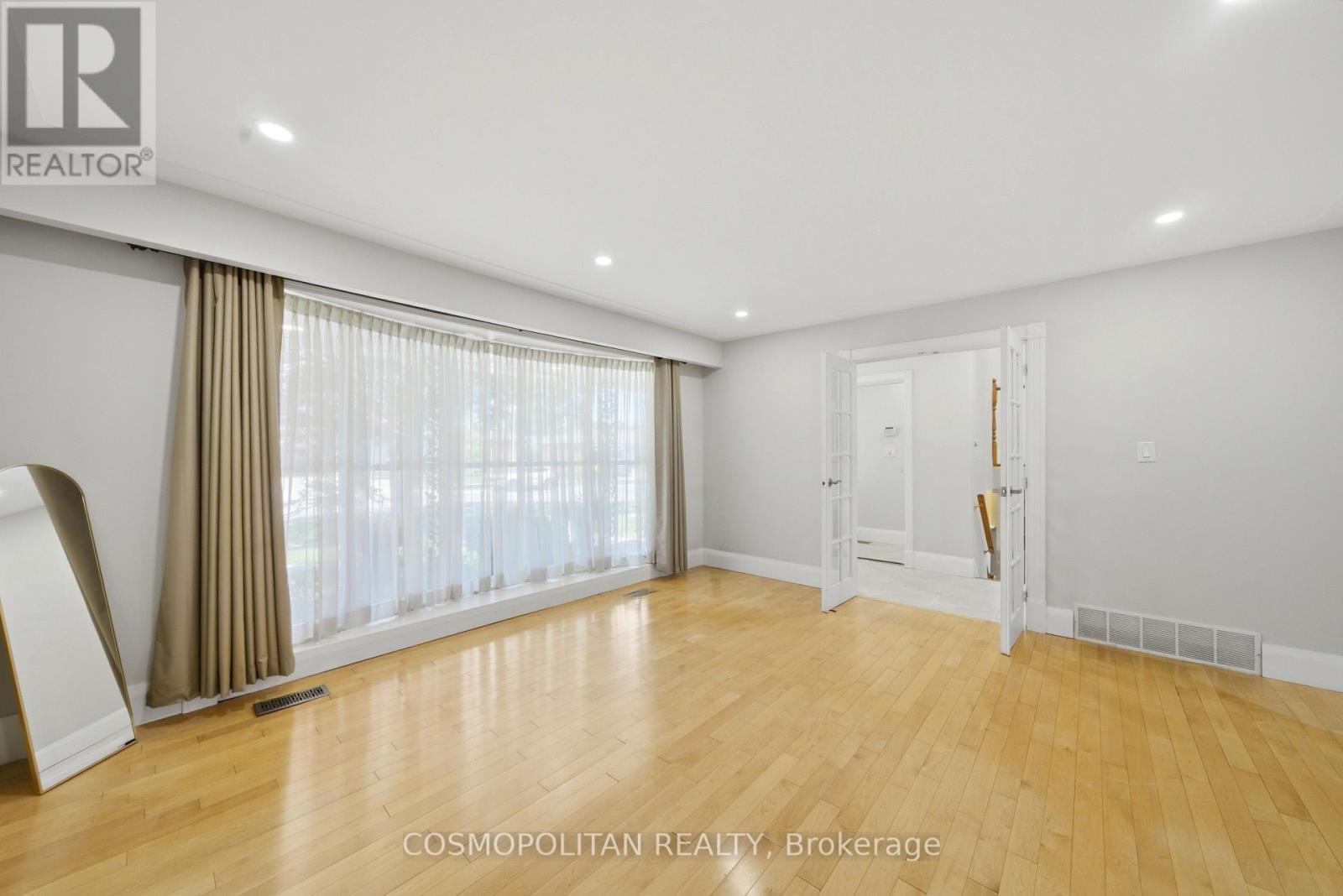 82 Stoney Brook Drive, Hamilton, Ontario  L8G 3V6 - Photo 4 - X13166344