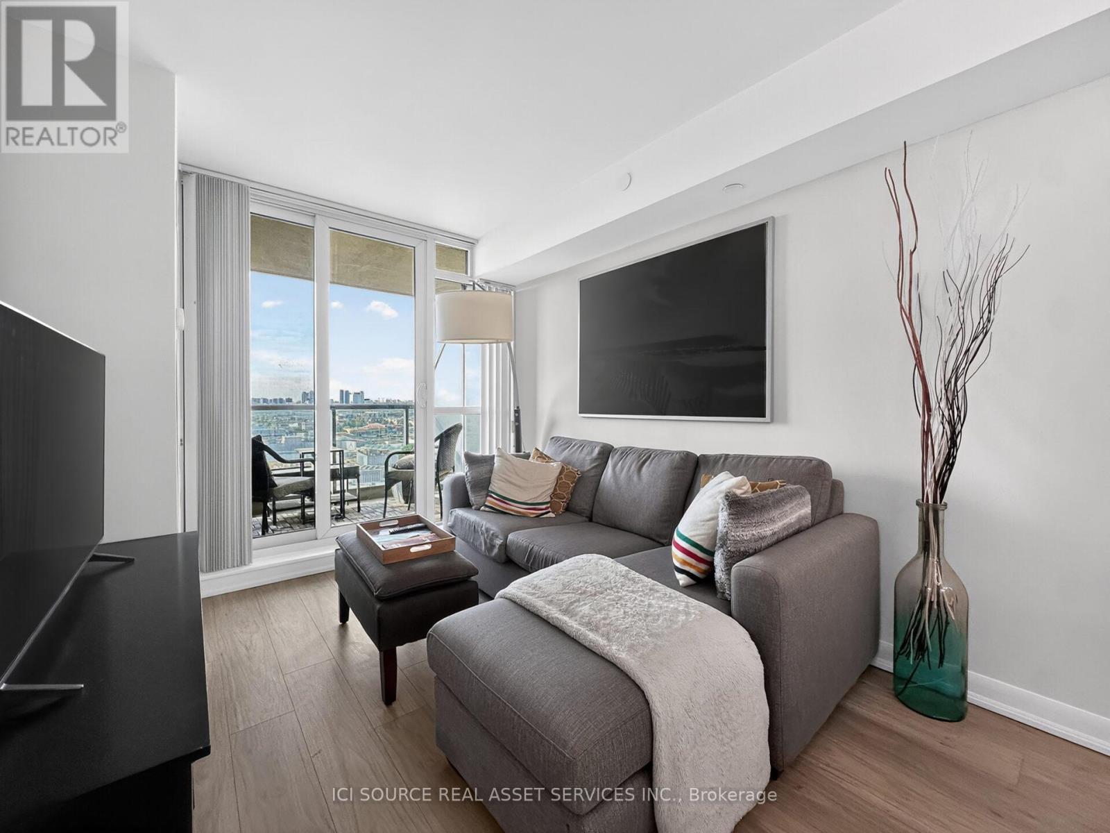 1608 - 215 Sherway Gardens Road, Toronto (Islington-City Centre West), Ontario  M9C 0A4 - Photo 6 - W13126026