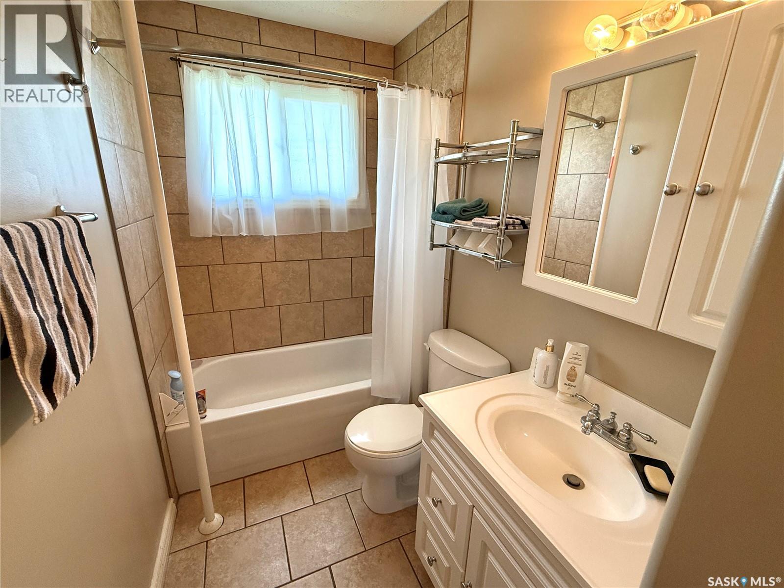11319 Clark Drive, North Battleford, Saskatchewan  S9A 3P5 - Photo 10 - SK036929