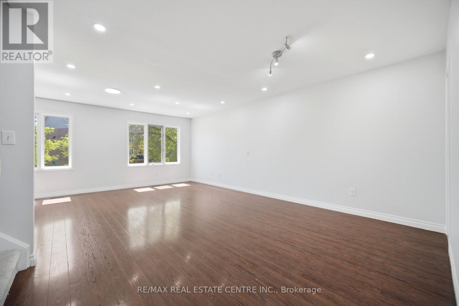 2349 Strawfield Court, Oakville, Ontario L6H 6C2 - Photo 12 - W13164114