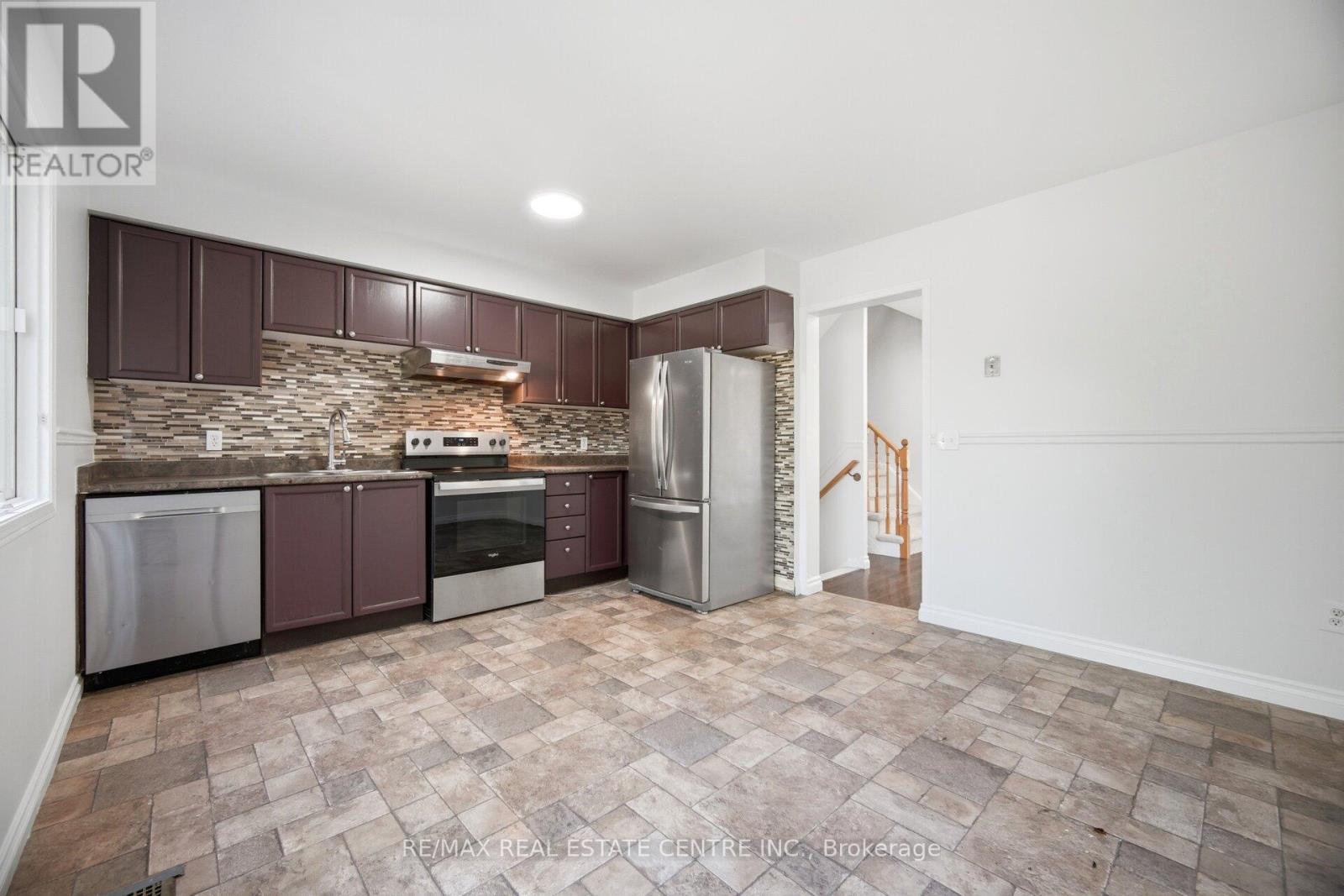 2349 Strawfield Court, Oakville, Ontario L6H 6C2 - Photo 9 - W13164114