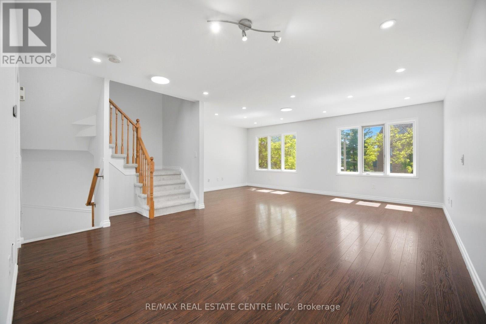 2349 Strawfield Court, Oakville, Ontario L6H 6C2 - Photo 14 - W13164114