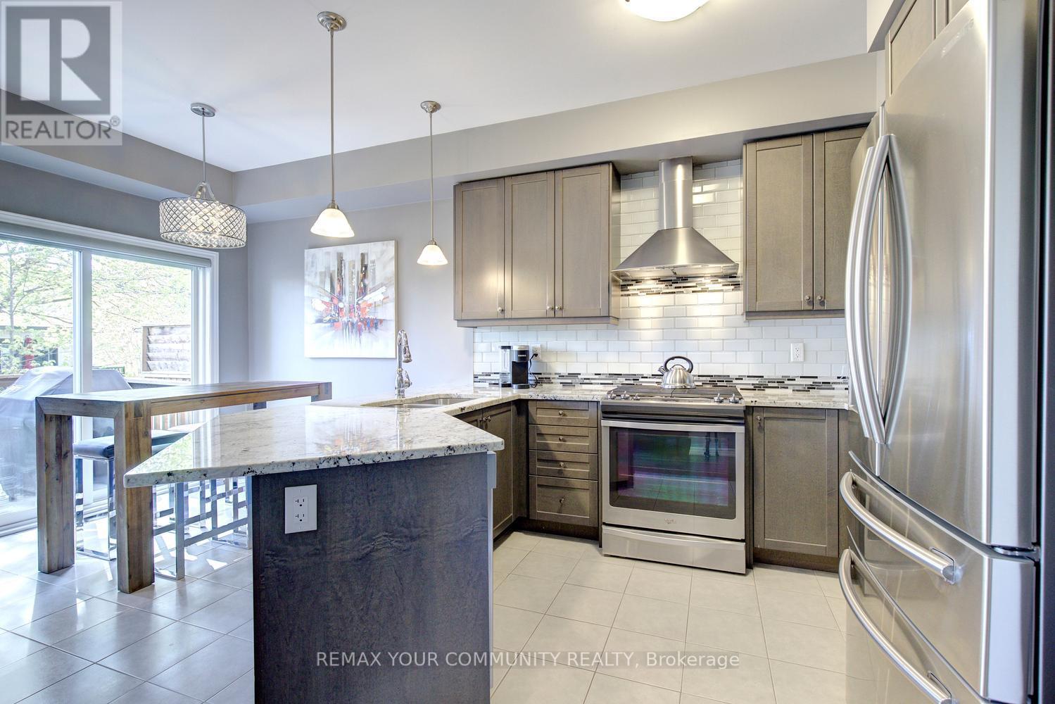 231 Appleton Court, Newmarket, Ontario  L3Y 0B8 - Photo 14 - N13166302